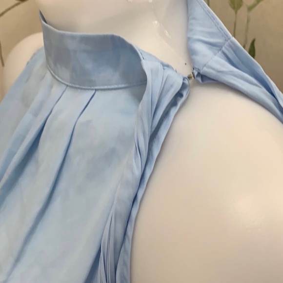 Pretty blue top 💙 - Picture 3 of 6